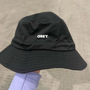 MENS BLACK OBEY BUCKET HAT